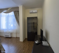 Номер улучшенный с 1 двуспальной кроватью в Мысхако