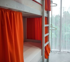 Женский шестиместный номер (нижнее) в Sunny Sochi Hostel