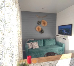 Апартаменты с 3 комнатами с балконом в Мятлик house
