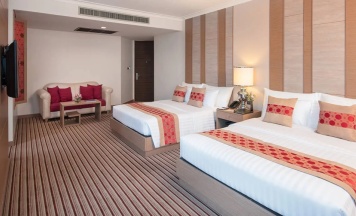 Четырёхместный Угловой люкс Luxury Main Tower в The Berkeley Hotel Pratunam