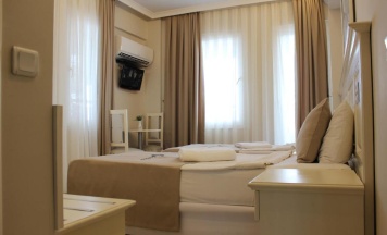 Двухместный номер Standard с видом на море двуспальная кровать в Savk Hotel