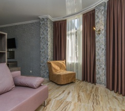 Номер Deluxe (общая ванная комната) в Золотая корона