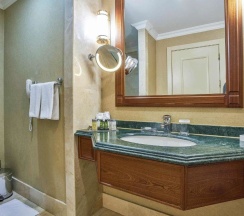 Двухместный полулюкс с видом на город двуспальная кровать в Rixos President Astana