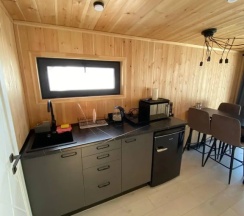 Четырёхместный коттедж Superior c 1 комнатой в Снежный Барс