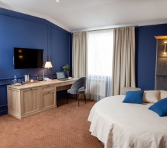 Двухместный Джуниор сюит Делюкс Премьер двуспальная кровать в Гранд-Отель Восток