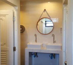 Кровать в общем номере (мужской номер) в The Bed Hostel at Patong