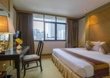 Трёхместный люкс в The Tarntawan Hotel Surawong Bangkok