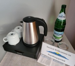 Двухместный номер Standard с балконом двуспальная кровать в Hotel Am Deich