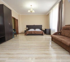 Двухместный номер Comfort с балконом и с красивым видом из окна двуспальная кровать в Luxury house