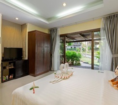 Двухместный номер Superior с видом на сад двуспальная кровать в Secret Cliff Resort Phuket