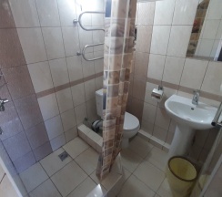 10. Небольшая одноместная комната (стандарт). 1 кровать в Левладиа.ру