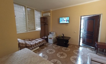 Четырёхместный номер Superior с видом на внутренний двор в Rozetta