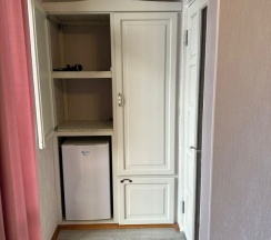 Трёхместный номер Comfort с красивым видом из окна в А.Л.А.С.