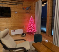 Шале с двумя спальнями "Белуха" в Cedar grass Териберка