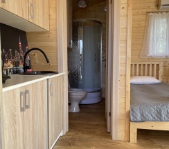 2-местный 2-комнатный коттедж стандарт в Тритон