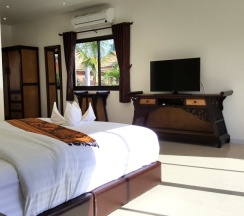 Вилла с балконом в Вилла Hideland - The Luxurious Tropical Villa - Pattaya Jomtien