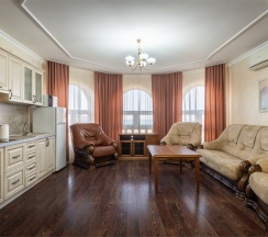 Премиум с кухней (Трехкомнатный 4-х местный номер без балкона) в Odeon