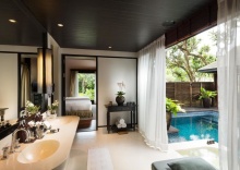 Двухместная Pool Villa Lagoon двуспальная кровать в Anantara Phuket Villa