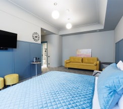 Улучшенный номер с балконом в Simple hotel B9