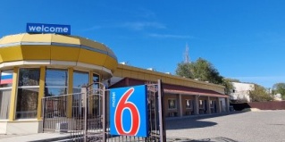 Элиста: Отель 6 Квадратов