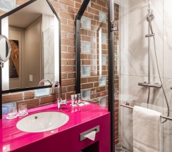 Привилегия, вид на озеро в Mercure