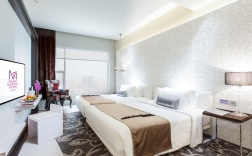 Четырёхместный номер Deluxe двуспальная кровать в Mode Sathorn Hotel