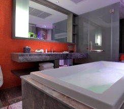 Двухместный люкс Full Spectrum двуспальная кровать в LiT BANGKOK Hotel