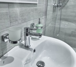 Стандартный двухместный номер с двуспальной кроватью (8) в July hotel