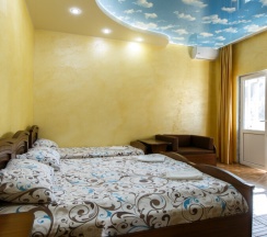 Четырехместный номер с кухней в Морской ветер