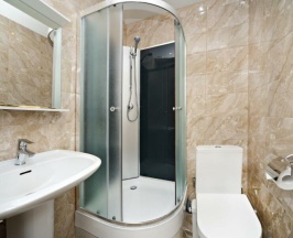 НОМЕР ЭКОНОМ С ДВУСПАЛЬНОЙ КРОВАТЬЮ (БЕЗ ОКНА) в Апельсин