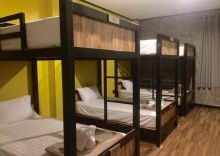 Кровать в общем номере в Lanta Chaolay Hostel