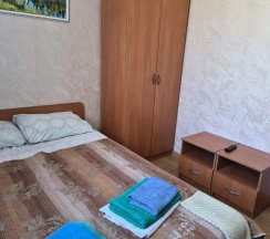 Трехместный стандартный номер с двуспальной и односпальной кроватями в Ника прибрежный уют