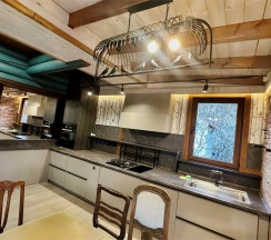 Трехкомнатные апартаменты с кухней в Снегири Village