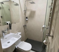 Двухместный номер Standard с балконом и с видом на сад двуспальная кровать в Hotel City Centre