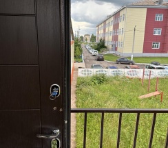 Апартаменты с балконом в Ужурская день и ночь