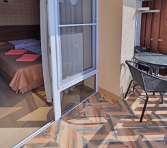 Трёхместный номер с балконом в Лорис