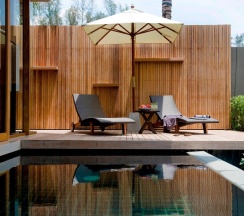 Двухместная вилла c 1 комнатой с видом на сад двуспальная кровать в Renaissance Phuket Resort & Spa
