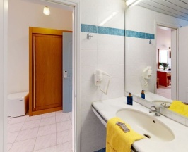 Семейный номер с 2 комнатами в Dedalos Beach Hotel
