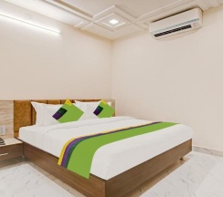Номер Superior в Treebo Paras Raj Near City Palace