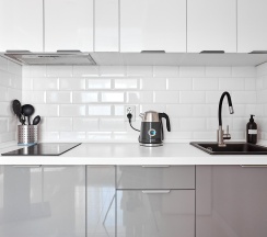 2-комнатные апартаменты люкс с 1 односпальной и 2 двуспальными кроватями в Ваш Комфорт Апарт на улице Дмитрия Благоева