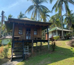 Двухместное бунгало с видом на море двуспальная кровать в Kinnaree Resort Koh Kood