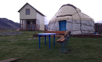 Юрта четырехместная в Озёра Красной горы