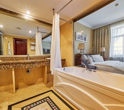 Бизнес в The Rooms Boutique Hotel