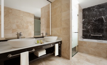 Двухместный люкс c 1 комнатой двуспальная кровать в Hilton Astana