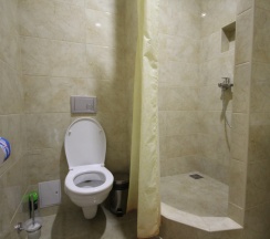 Двухместный номер Standard с балконом и с красивым видом из окна (двуспальная кровать) в Каскад