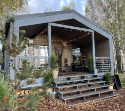 Двухместный семейный коттедж с видом на окрестности двуспальная кровать в Fraubu.camp