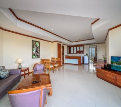 Люкс семейный с 2 комнатами в Andaman Beach Suites Hotel