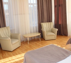 Трехкомнатный номер с двумя спальнями, тремя балконами в Скала