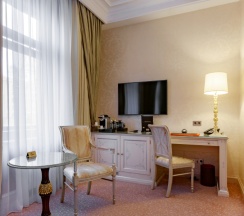 Двухместный номер Коллекшен Супериор (2 отдельные кровати) в Radisson Collection Москва