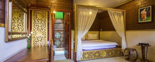 Двухместный номер Deluxe с балконом двуспальная кровать в Irawadee Resort